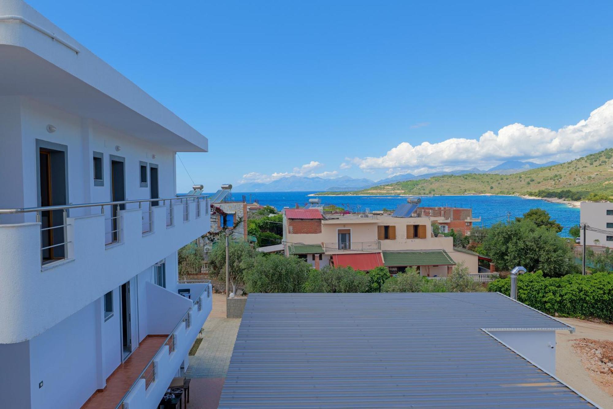 Hotel Deja Vu Ksamil Buitenkant foto