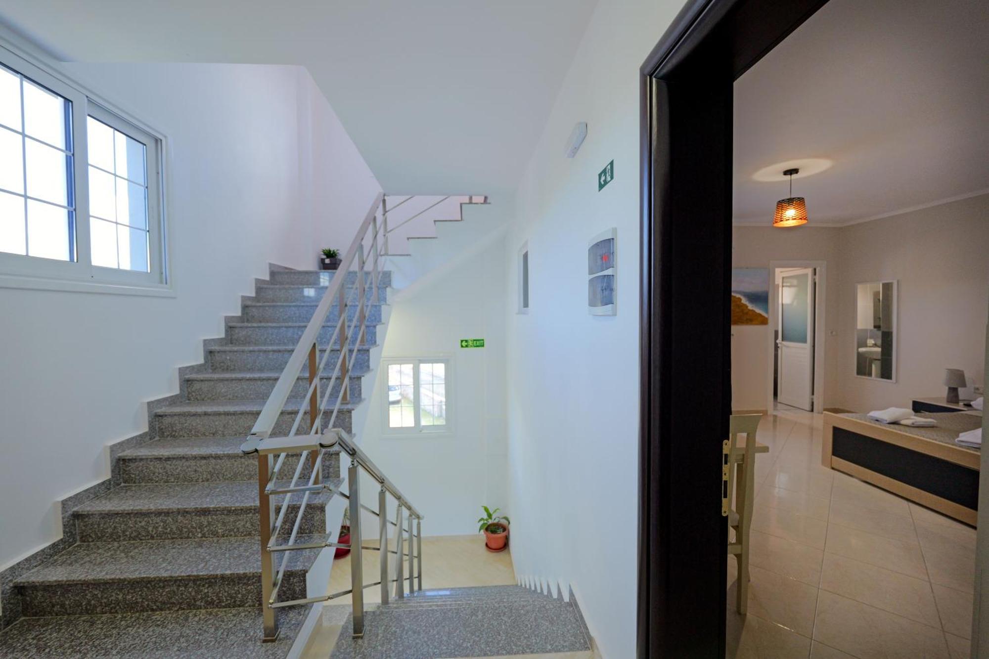 Hotel Deja Vu Ksamil Buitenkant foto