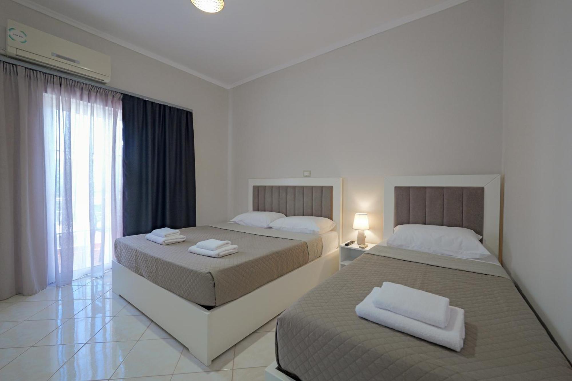 Hotel Deja Vu Ksamil Buitenkant foto