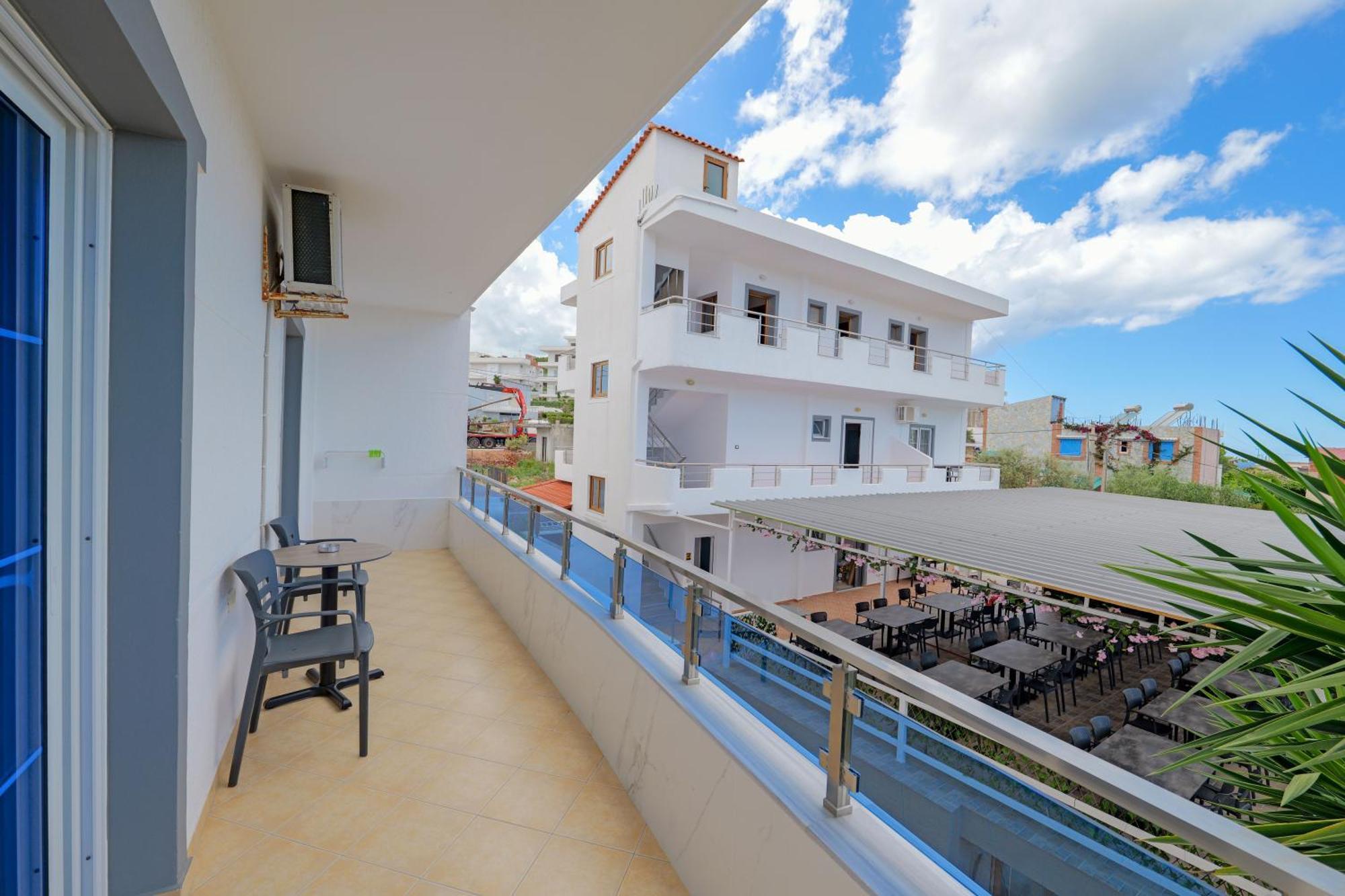 Hotel Deja Vu Ksamil Buitenkant foto