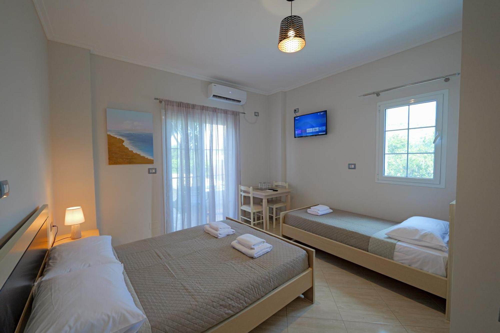 Hotel Deja Vu Ksamil Buitenkant foto