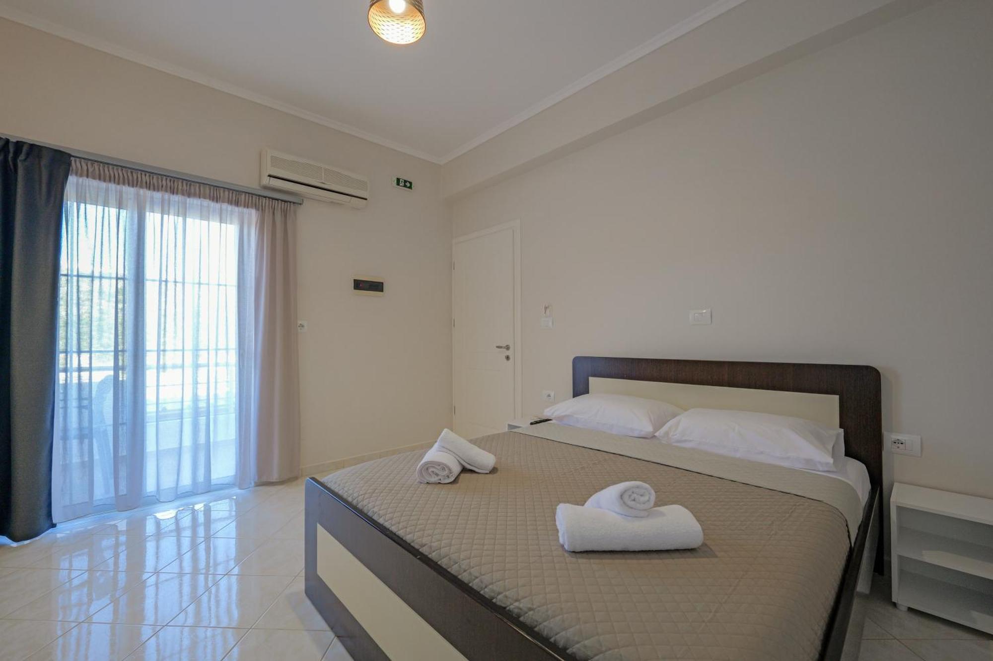 Hotel Deja Vu Ksamil Buitenkant foto