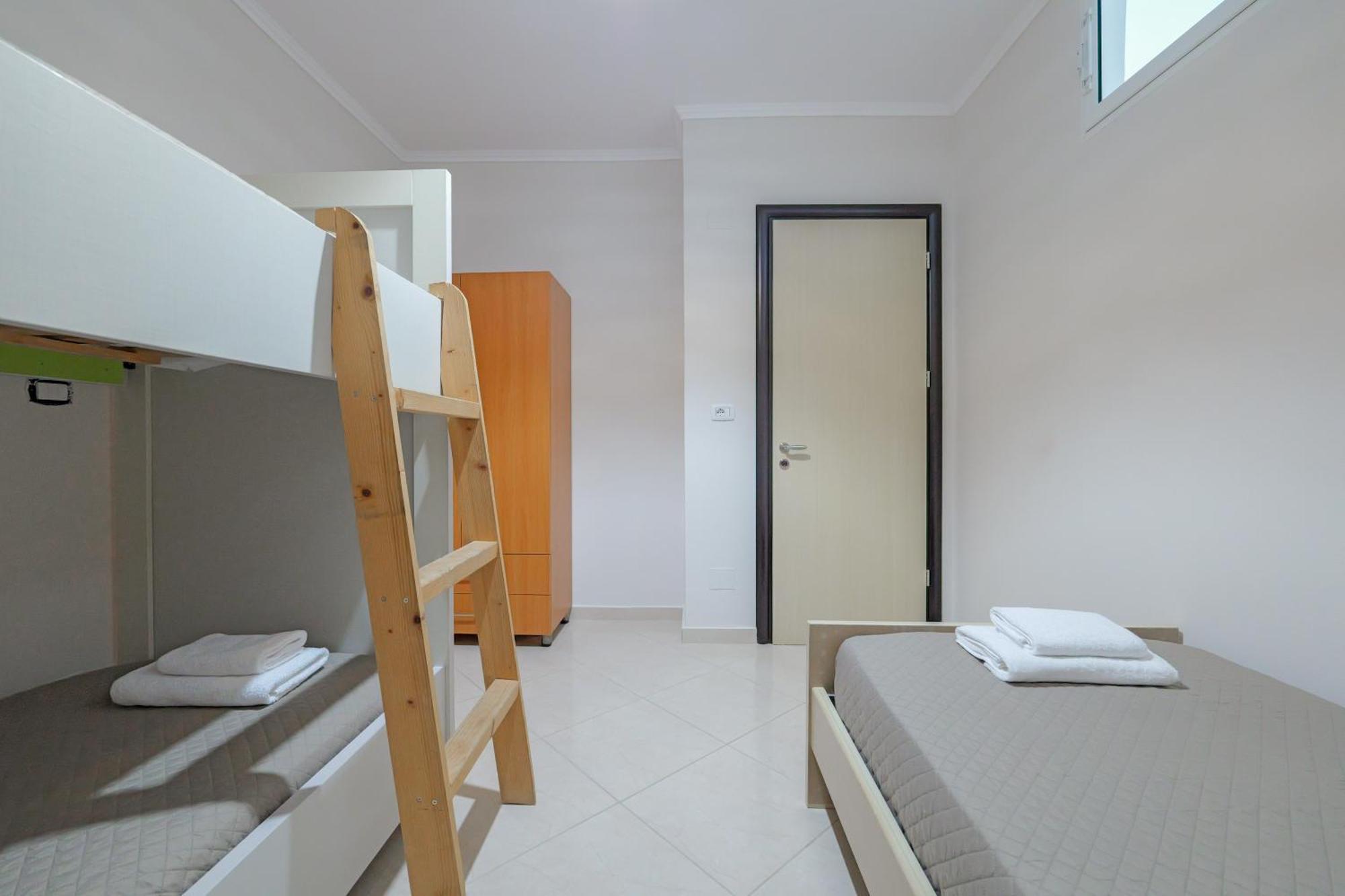 Hotel Deja Vu Ksamil Buitenkant foto